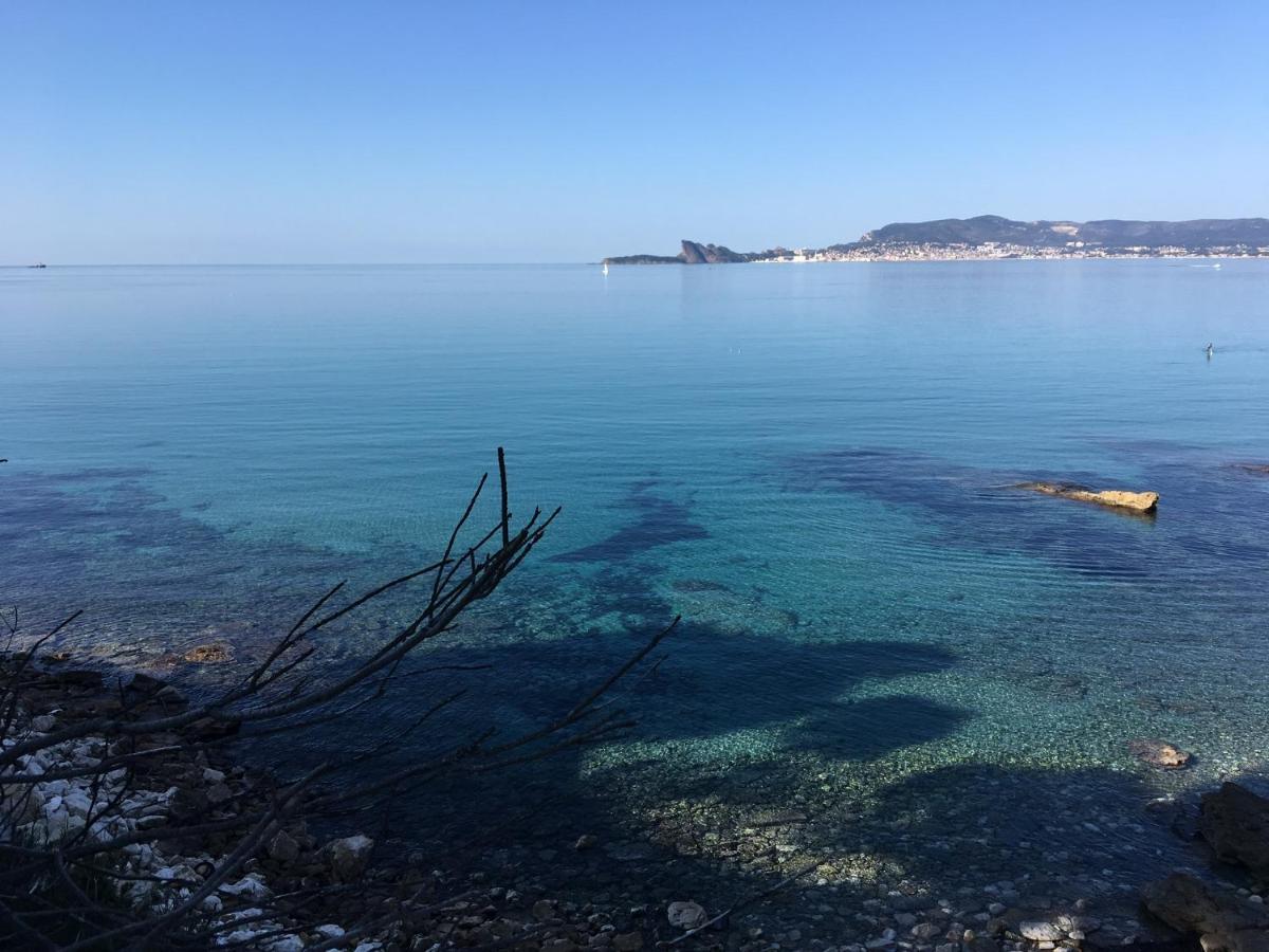 Appartement Entre Village Et Plages. Saint-Cyr-sur-Mer Exteriér fotografie